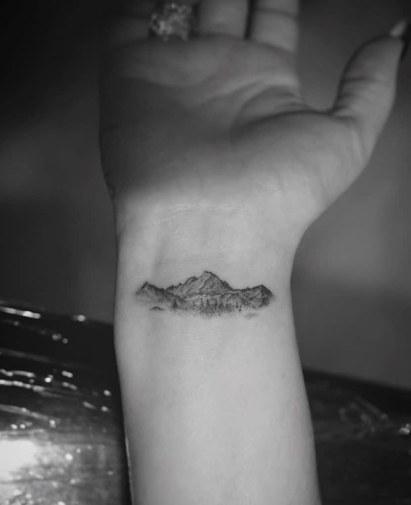 Adele Fan Gets Signature Tattooed On His Arm - YouTube