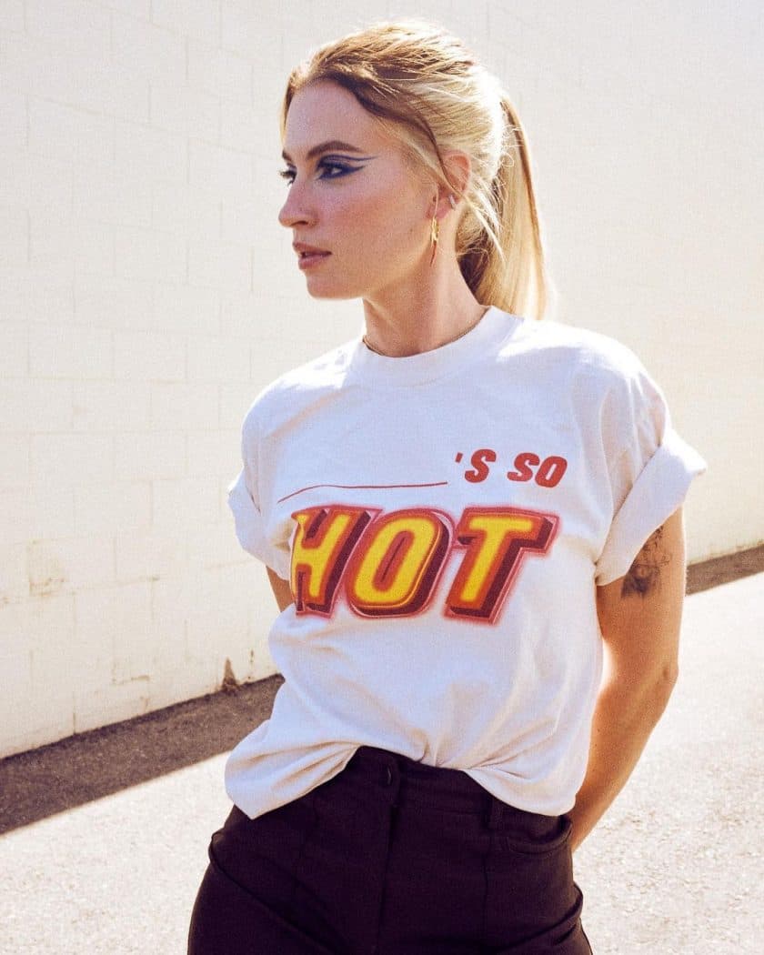 20 Talented Queer / Lesbian Singers